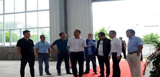 涪陵区委书记及宗申产业集团董事局主席莅临yl23455永利集团参观指导(图4) 涪陵区委书记及宗申产业集团董事局主席莅临yl23455永利集团参观指导(图4)